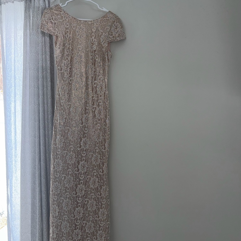 Elegant Lace Formal Event Dress